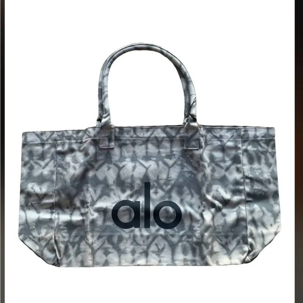 ALO Yoga Travel Bag Gray Tote Bag